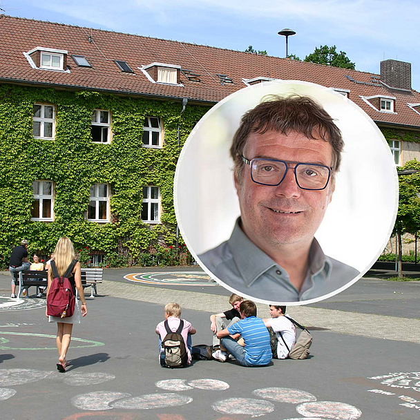 Montage aus einem Porträt von Martin Michel und einer Außenaufnahme der Melanchthon-Schule Steinatal. Im Hintergrund sind das mit Efeu bewachsene Schulgebäude sowie Schülerinnen und Schüler auf dem Schulhof zu sehen. Montage aus einem Porträt von Martin Michel und einer Außenaufnahme der Melanchthon-Schule Steinatal. Im Hintergrund sind das mit Efeu bewachsene Schulgebäude sowie Schülerinnen und Schüler auf dem Schulhof zu sehen.