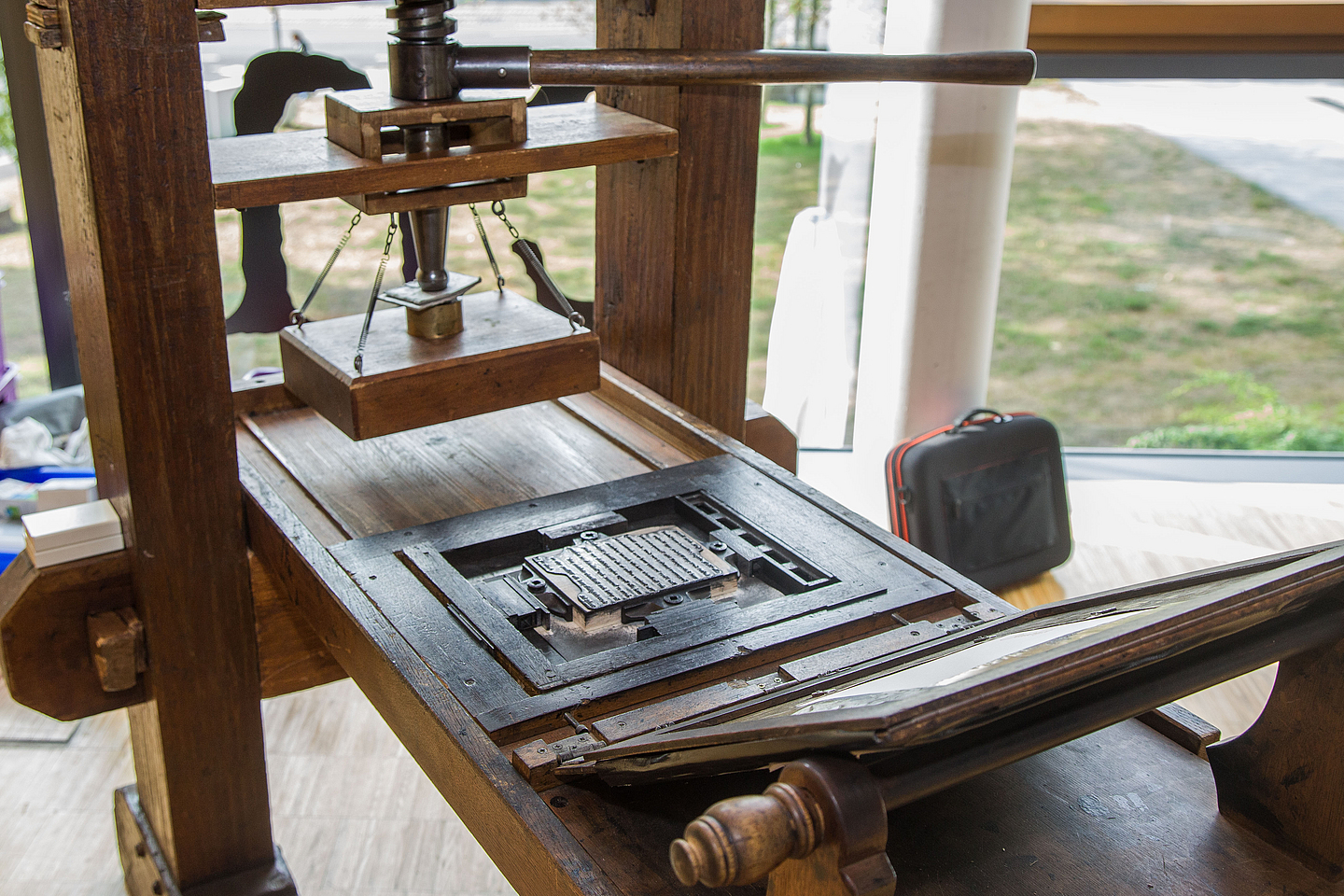 200 Jahre bibelgesellschaftliche Arbeit in Kurhessen-Waldeck 2018 Bibeldruckpresse der Bibelgesellschaft Kurhessen-Waldeck.
