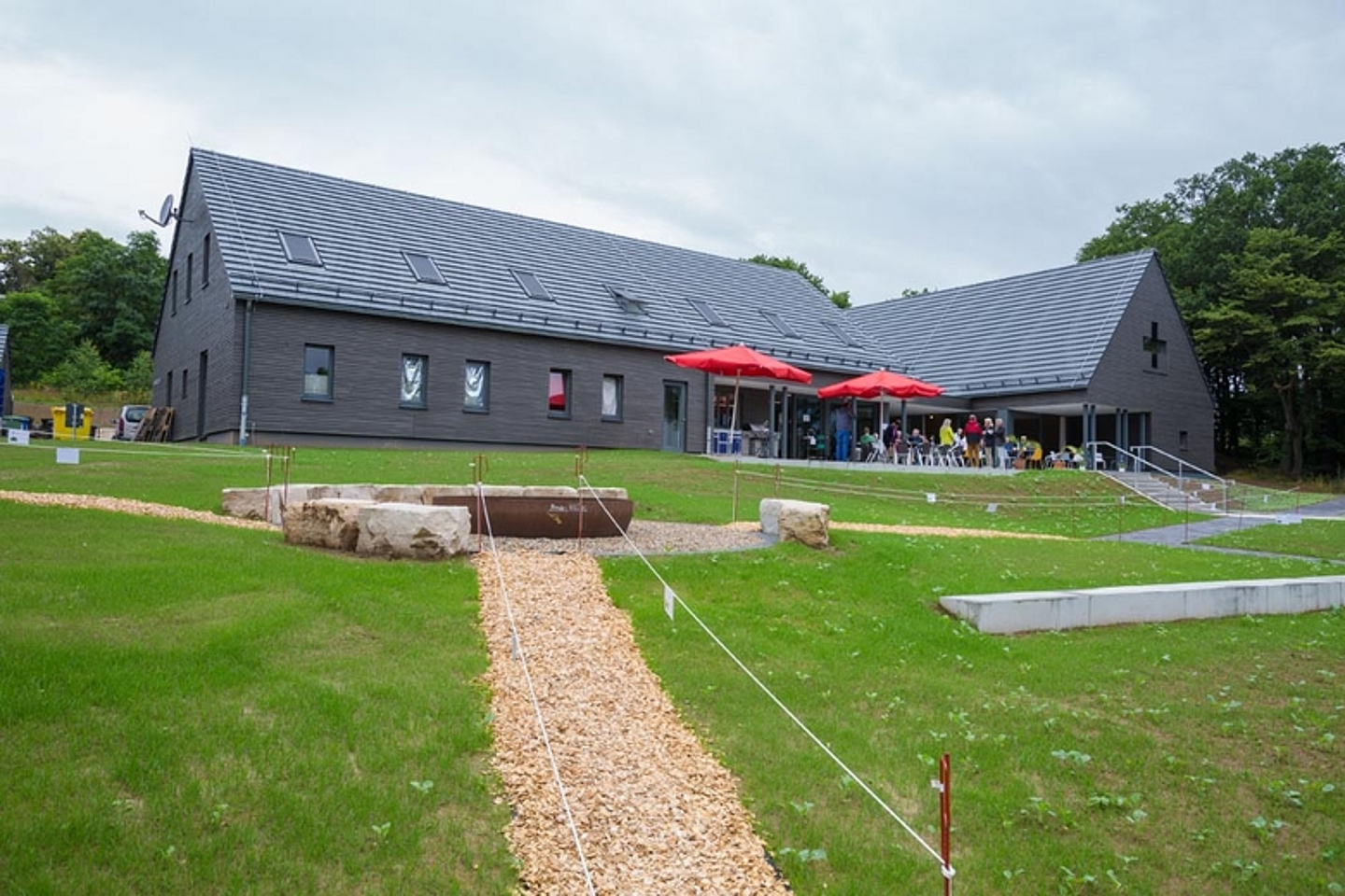 Abschied „alte Kirche im Grünen“/Willkommen „neue Kirche im Grünen“ Scheid Abschied „alte Kirche im Grünen“/Willkommen „neue Kirche im Grünen“ Scheid