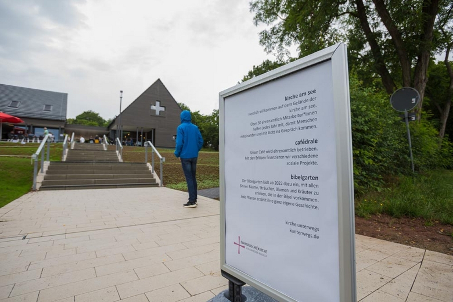Abschied „alte Kirche im Grünen“/Willkommen „neue Kirche im Grünen“ Scheid Abschied „alte Kirche im Grünen“/Willkommen „neue Kirche im Grünen“ Scheid