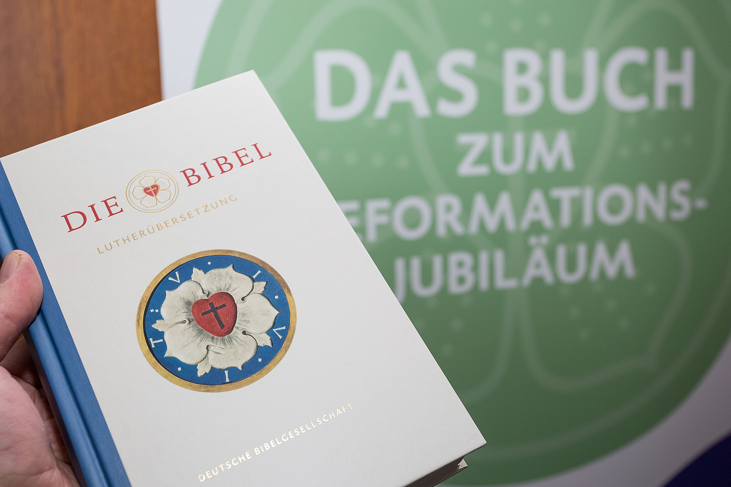 Vorstellung revidierte Lutherbibel zum Reformationstag 2016 Jubiläumsausgabe der revidierten Lutherbibel 2016.