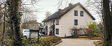 Dient bereits als Unterkunft für rund 200 Geflüchtete: Die ehemalige Kirchliche Aus- und Fortbildungsstätte (KIFAS) in Kassel-Bad Wilhelmshöhe. (Foto: medio.tv/Schauderna)