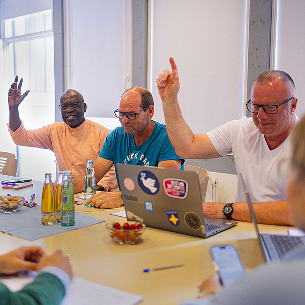 Unser Foto zeigt den Kirchenvorstand der Evangelischen Kirchengemeinde in Bad Arolsen bei einer Sitzung im vergangenen Jahr. Unser Foto zeigt den Kirchenvorstand der Evangelischen Kirchengemeinde in Bad Arolsen bei einer Sitzung im vergangenen Jahr.