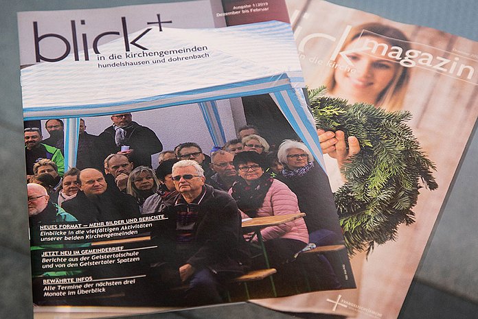 Werden zukünftig gemeinsam verteilt: Der Gemeindebrief Hundelshausen und Dohrenbach mit dem Magazin «blick in die kirche». (Alle Fotos: medio.tv/Schauderna)