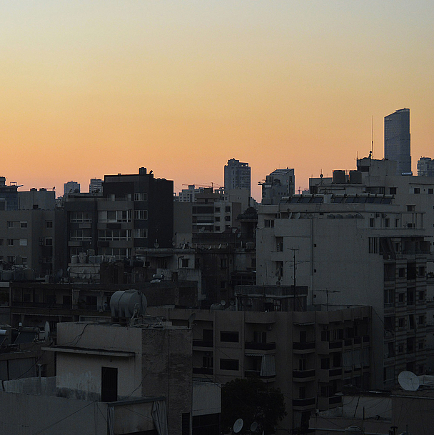 Die Sicherheitslage im Libanon und weiteren Regionen ist instabil und unberechenbar. Es gibt immer wieder Luftangriffe. Unser Foto zeigt Häuser in Beirut, der Hauptstadt des Libanon. Die Sicherheitslage im Libanon und weiteren Regionen ist instabil und unberechenbar. Es gibt immer wieder Luftangriffe. Unser Foto zeigt Häuser in Beirut, der Hauptstadt des Libanon.