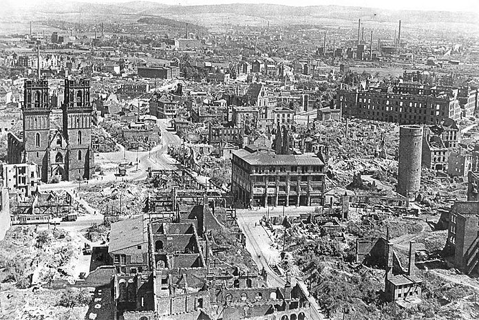 Blick über die zerstörte Altstadt von Kassel. (Foto: Stadtarchiv Kassel)