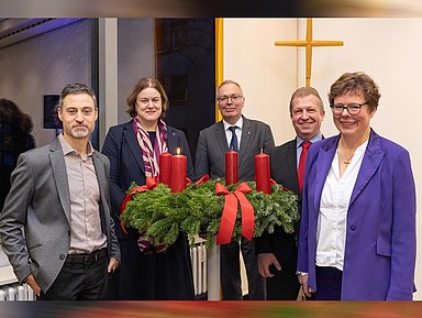 v.l.: Gastredner Prof. Dr. Meron Mendel, Vizepräsidentin Dr. Katharina Apel, Prälat Burkhard zur Nieden, Präses Dr. Michael Schneider und Bischöfin Dr. Beate Hofmann