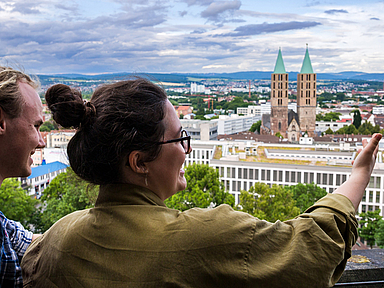 26 Kirchen und Kapellen öffnen wieder ihre Türen. Vielerorts kann man auf die Kirchtürme steigen und außergewöhnliche Blicke über die Stadt genießen. 26 Kirchen und Kapellen öffnen wieder ihre Türen. Vielerorts kann man auf die Kirchtürme steigen und außergewöhnliche Blicke über die Stadt genießen.
