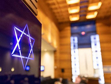 Unser Foto zeigt einen Davidstern in der heutigen Synagoge in Kassel