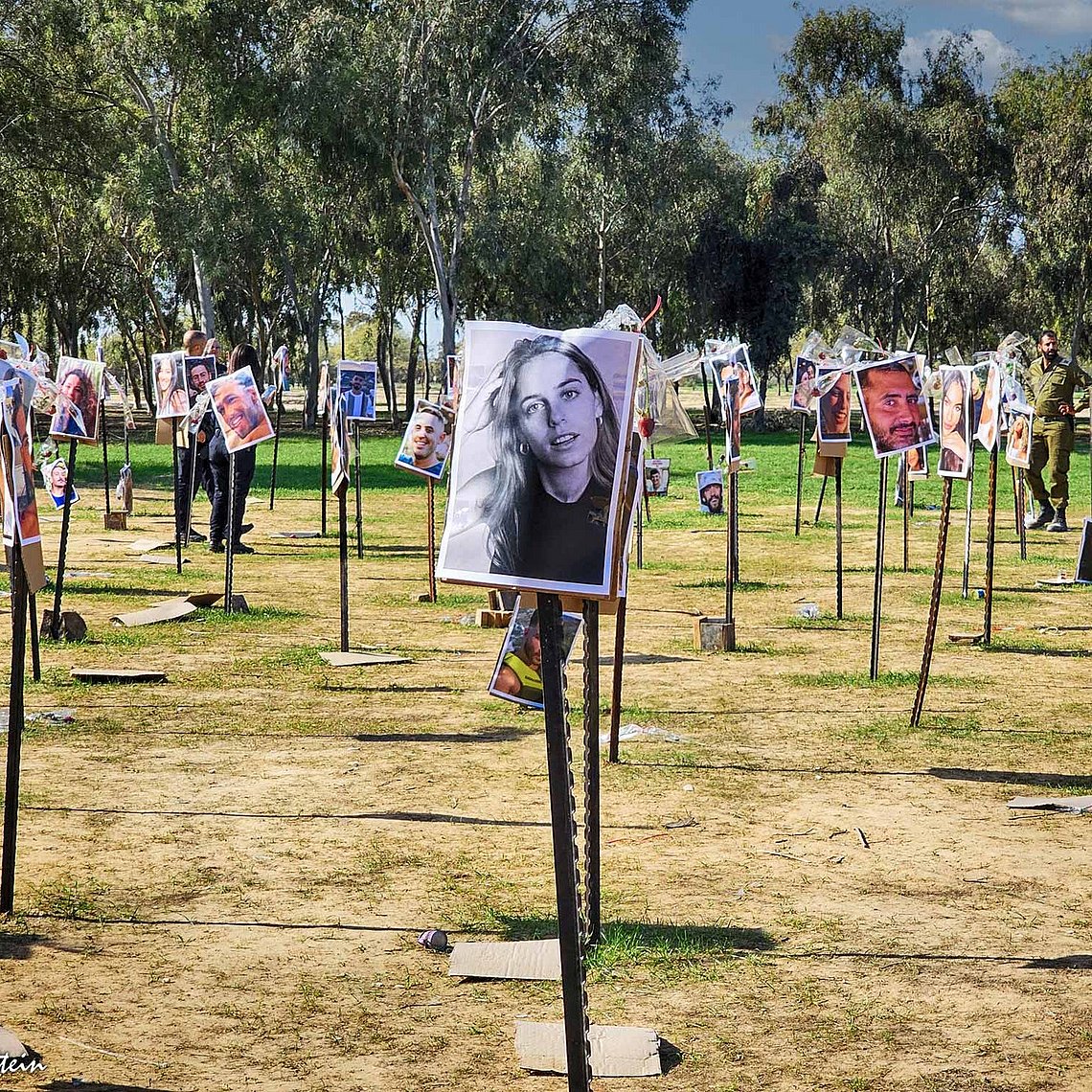 Gedenkstätte in der Nähe des Kibbuz Reʿim in Israel.