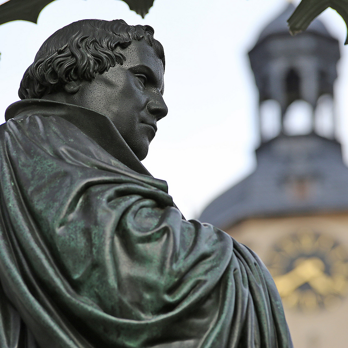 Luther-Denkmal auf dem Marktplatz von Lutherstadt Wittenberg, gestaltet von Karl Friedrich Schinkel, eröffnet am 31. Oktober 1821 Luther-Denkmal auf dem Marktplatz von Lutherstadt Wittenberg, gestaltet von Karl Friedrich Schinkel, eröffnet am 31. Oktober 1821