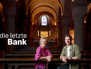 Melanie Wolfers und Julian Sengelmann moderieren «die letzte Bank - Fragen an das Leben»