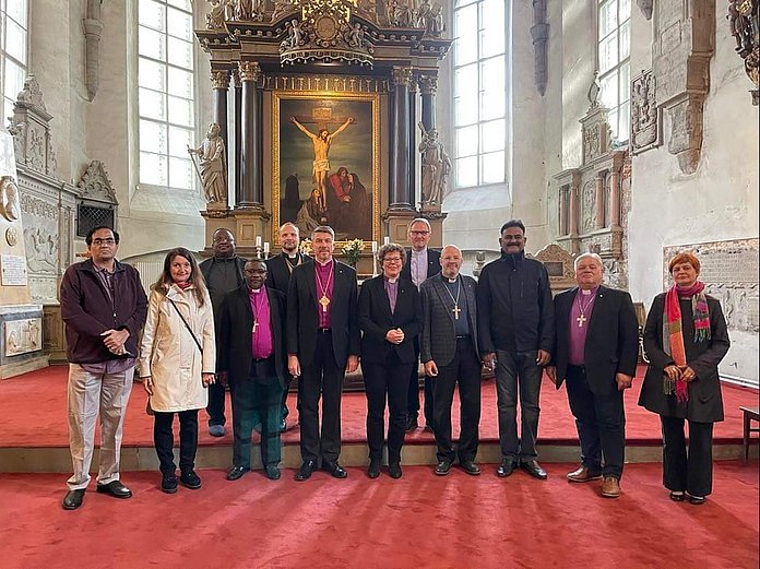 Gruppenbild der Bischofskonsultation im Tallinner Dom