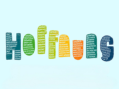 Hoffnungswort 2027: Begriffe für Hoffnung, Zuversicht und Zukunft Die Grafik zeigt das Wort „Hoffnungswort“ in unterschiedlich geformten und farbigen Buchstaben auf hellblauem Hintergrund. In den Buchstaben stehen zahlreiche Begriffe und Wortkombinationen, die Hoffnung, Gemeinschaft, Nachhaltigkeit und Zukunftsgestaltung beschreiben. Dazu gehören unter anderem „Mut“, „Zuversicht“, „Vielfalt“, „Frieden stiften“, „Nachhaltigkeit“, „Neuanfang“ und „Gemeinsinn“. Die Illustration entstand im Zusammenhang mit der Suche nach dem „Hoffnungswort 2027“ des ökumenischen Netzwerks „Eine Erde“.