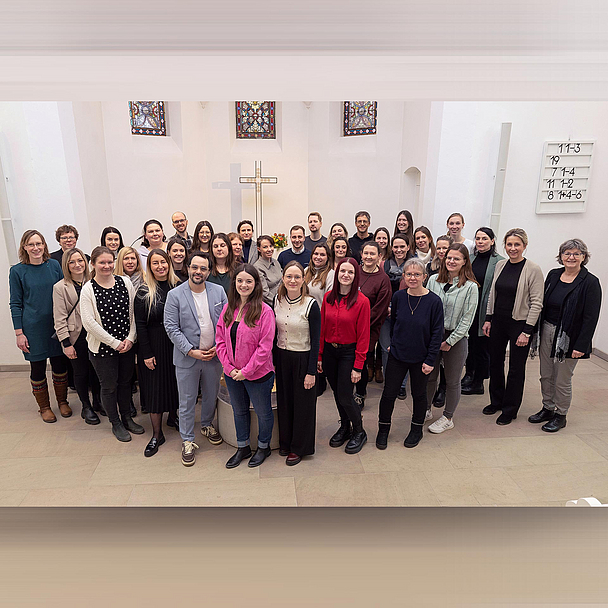 33 neue Religionslehrkräfte erhielten heute in der Brunnenkirche in Hofgeismar 