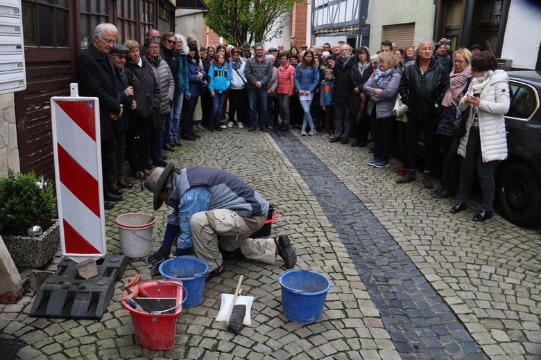 Verlegung von Stolpersteinen durch den Künstler Gunter Demnig am 4. Mai 2019 in Schwalstadt-Treysa. (Foto: Uli Köster/Treysa)