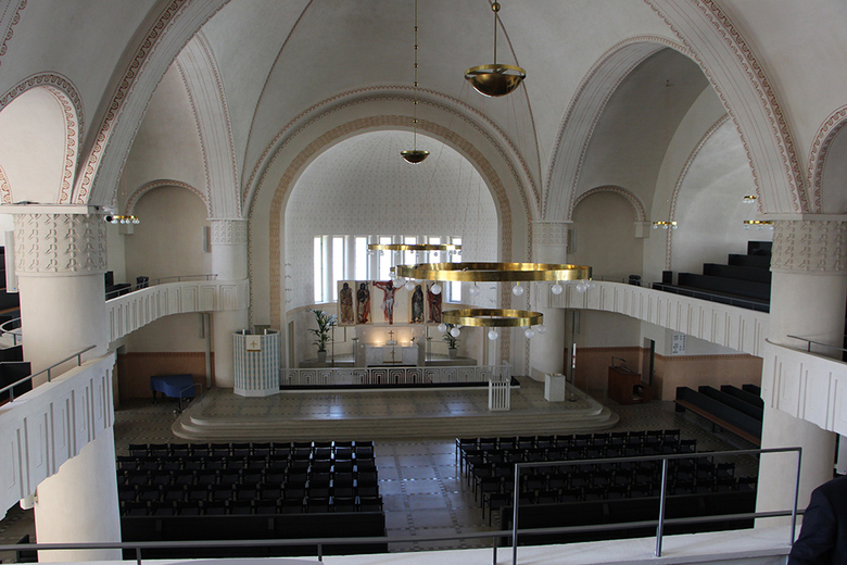 Innenraum der restaurierten Pauluskirche in Tartu.