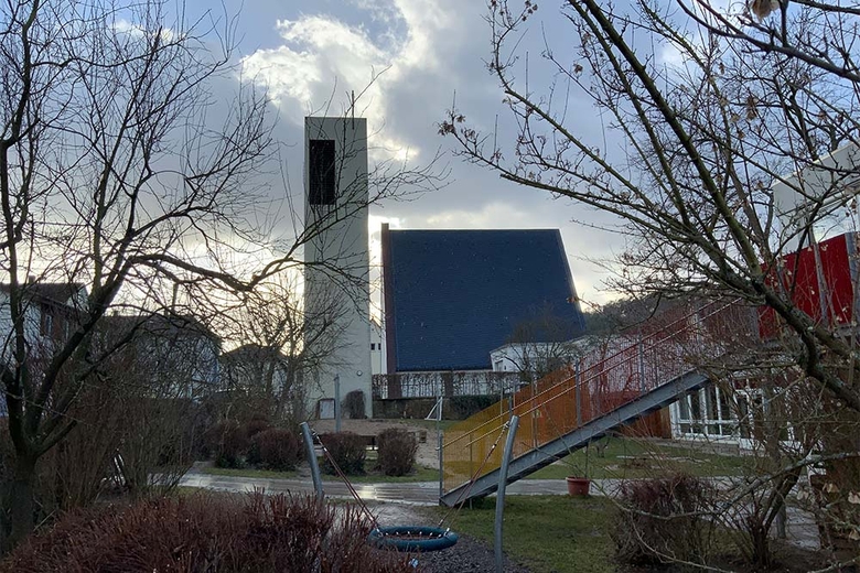 Ansichten der Friedenskirche in Bad Wildungen (Foto: Stiftung KiBa)