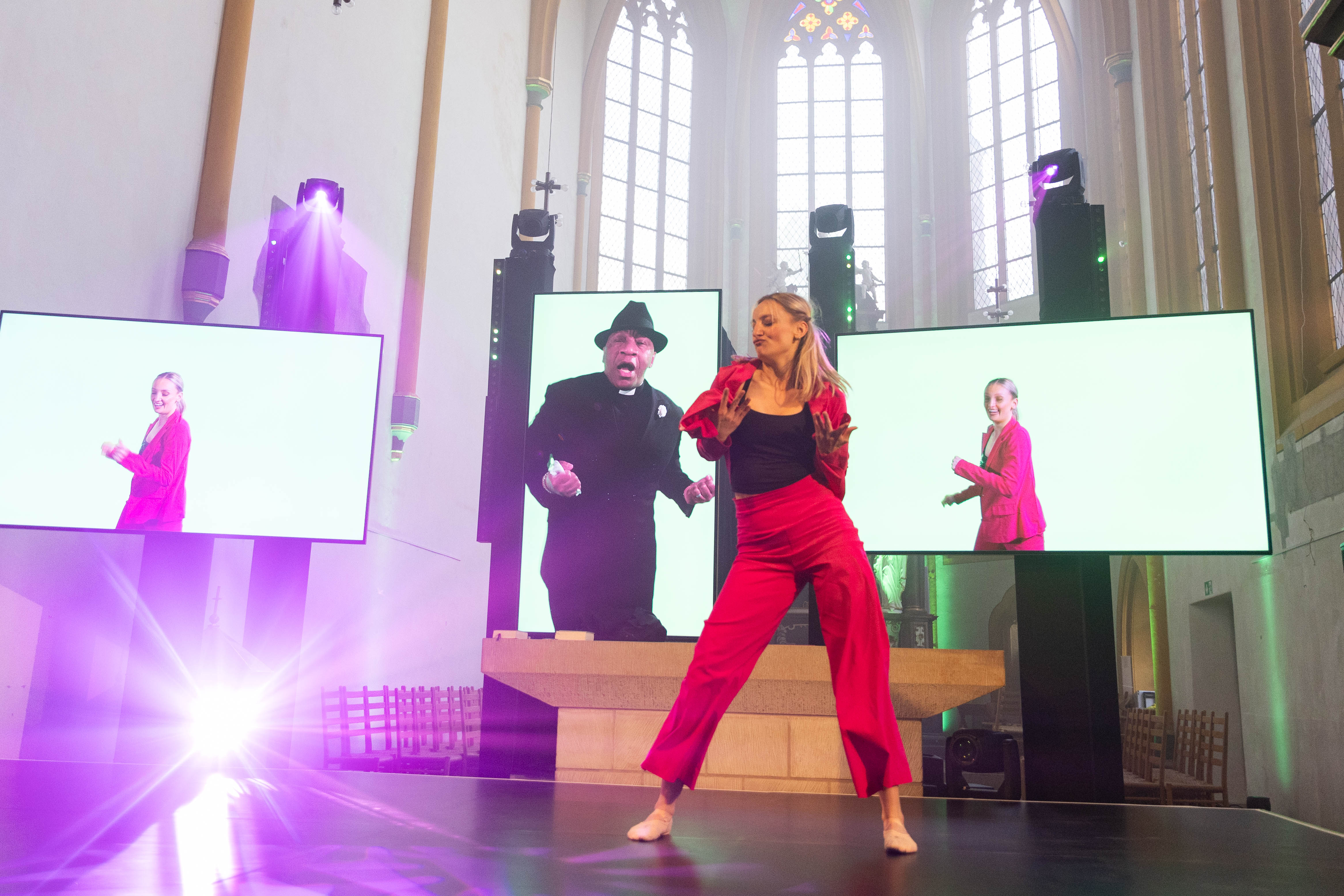 Neben Impulsen und Gottesdiensten können mitreißende Tanz-Shows erlebt werden, die in Herz und Beine gehen. Unser Foto zeigt die niederländische Tänzerin Merel Kappenburg.